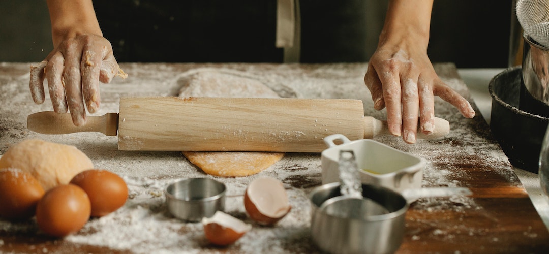 10 Alat Untuk Membuat Kue